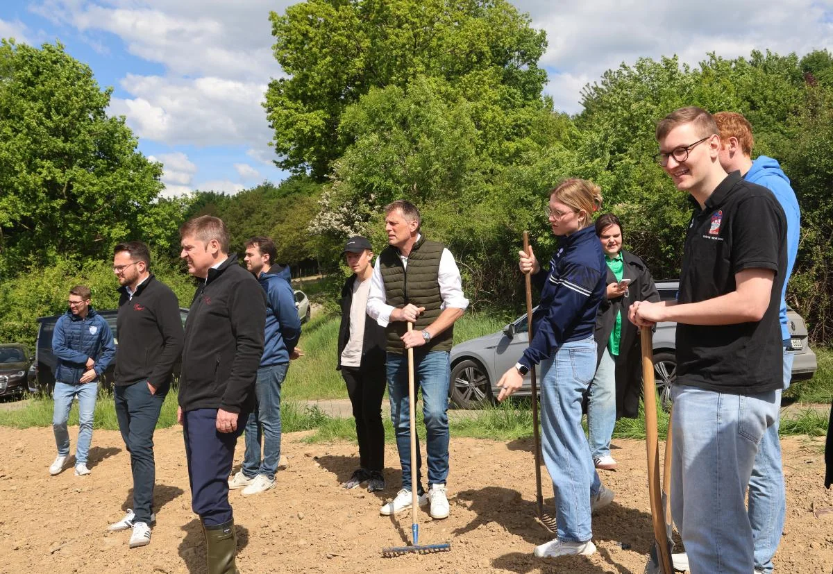 Handball-Blühwoche 2026 in Lippe | TBV & HSG x Feldwerk Bluehspieltag 2025 Aussaatevent 012